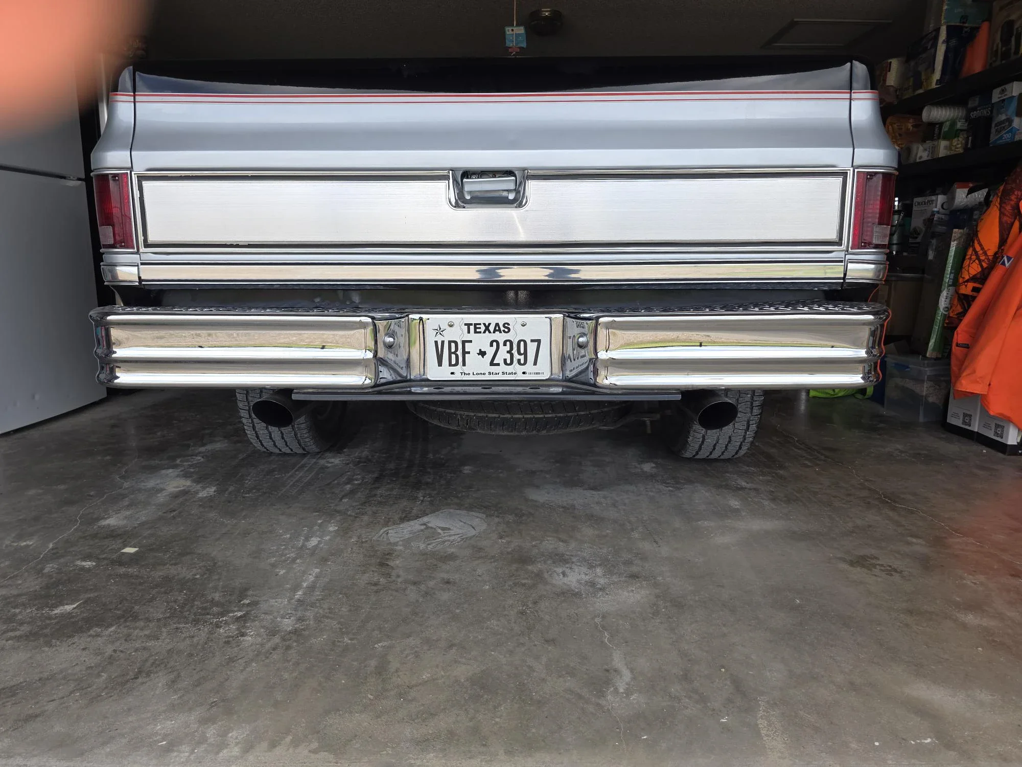 Chevrolet-Ck-truck-c10-1983-Silver-Black-11