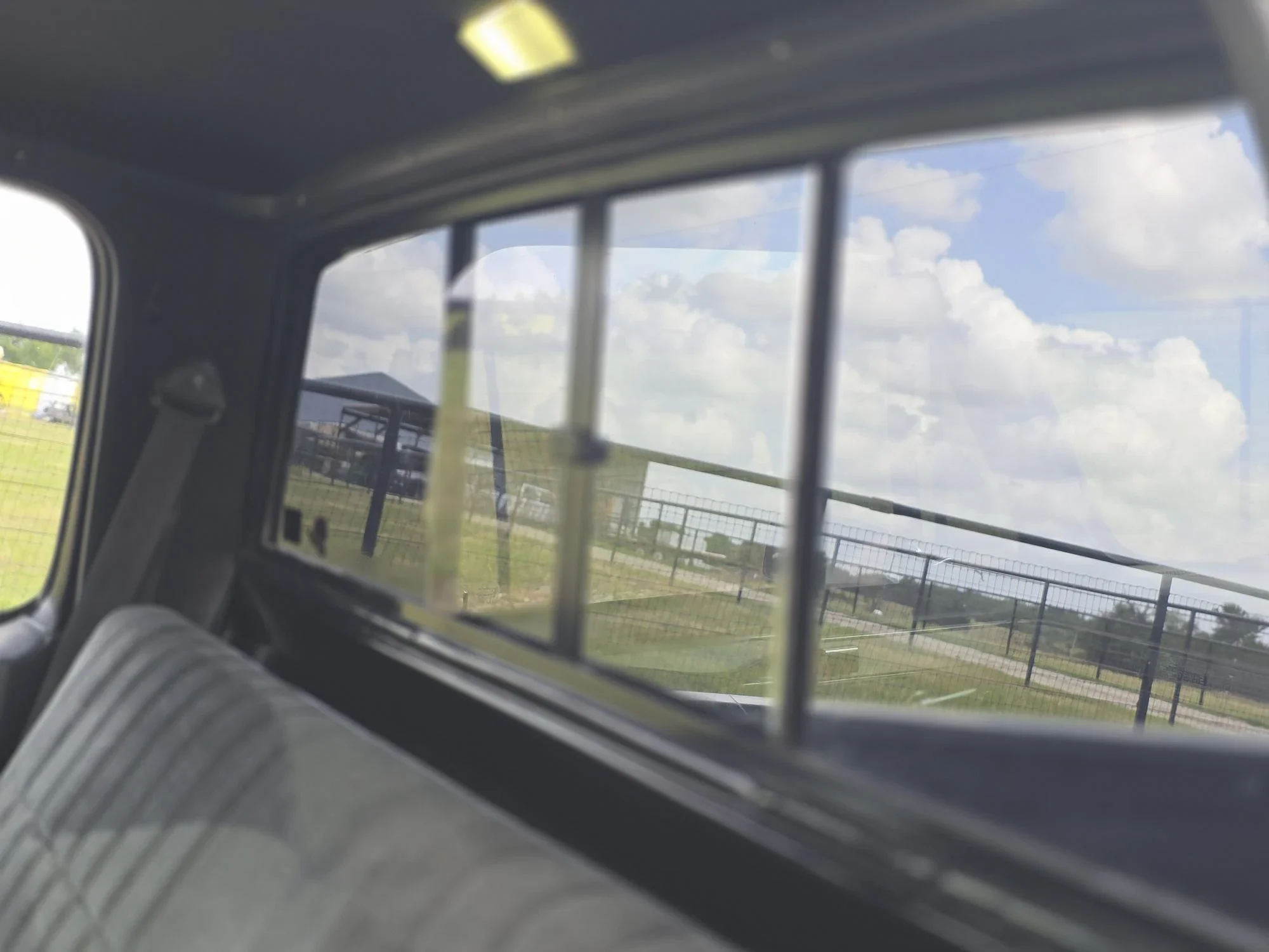 Chevrolet-Ck-truck-c10-1983-Silver-Black-7