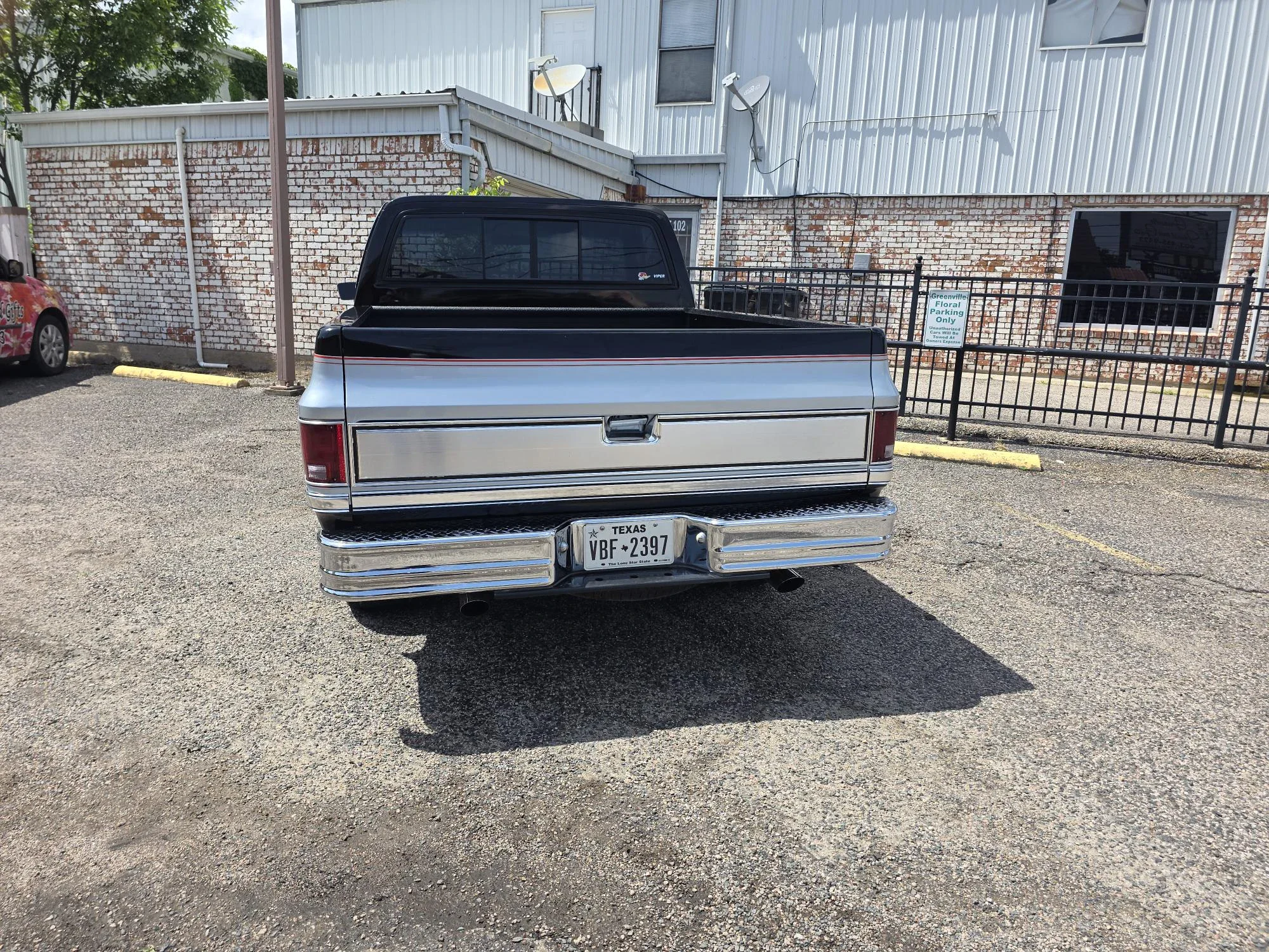 Chevrolet-Ck-truck-c10-1983-Silver-Black