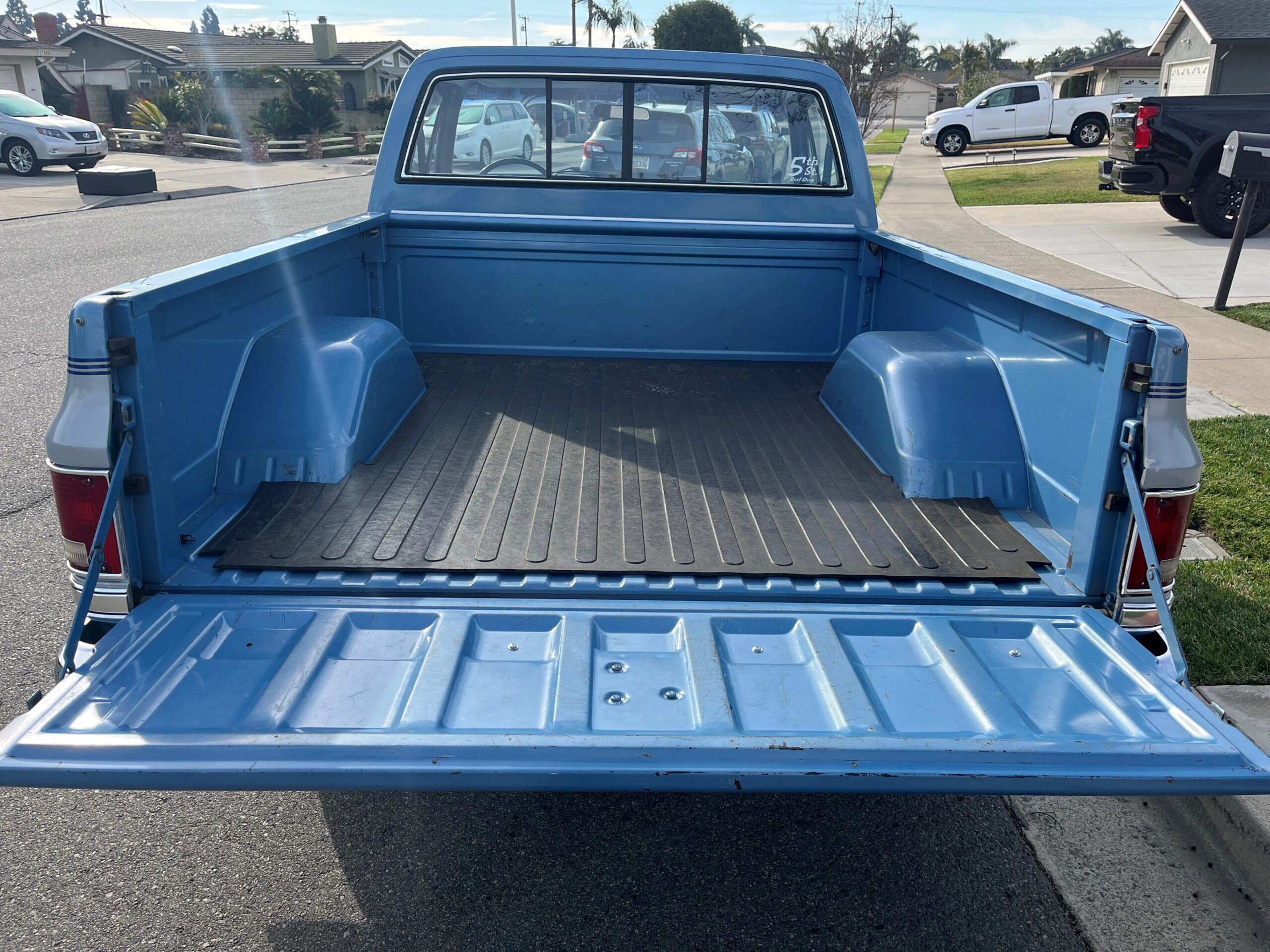Chevrolet-Ck-truck-c10-1984-Blue-Blue-3