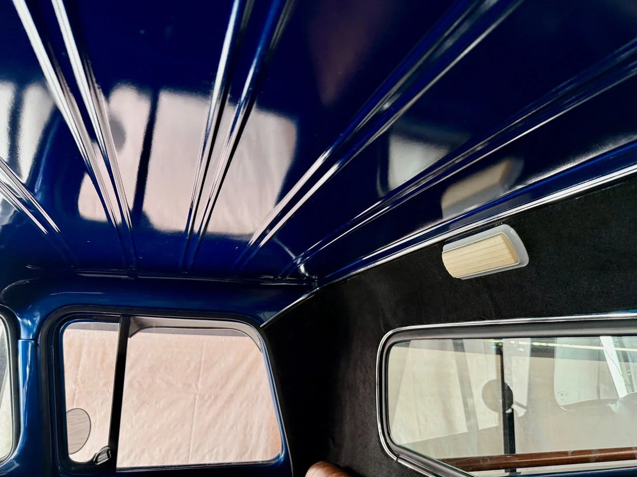 Chevrolet-Ck-truck-c20-1962-Blue-Black-15