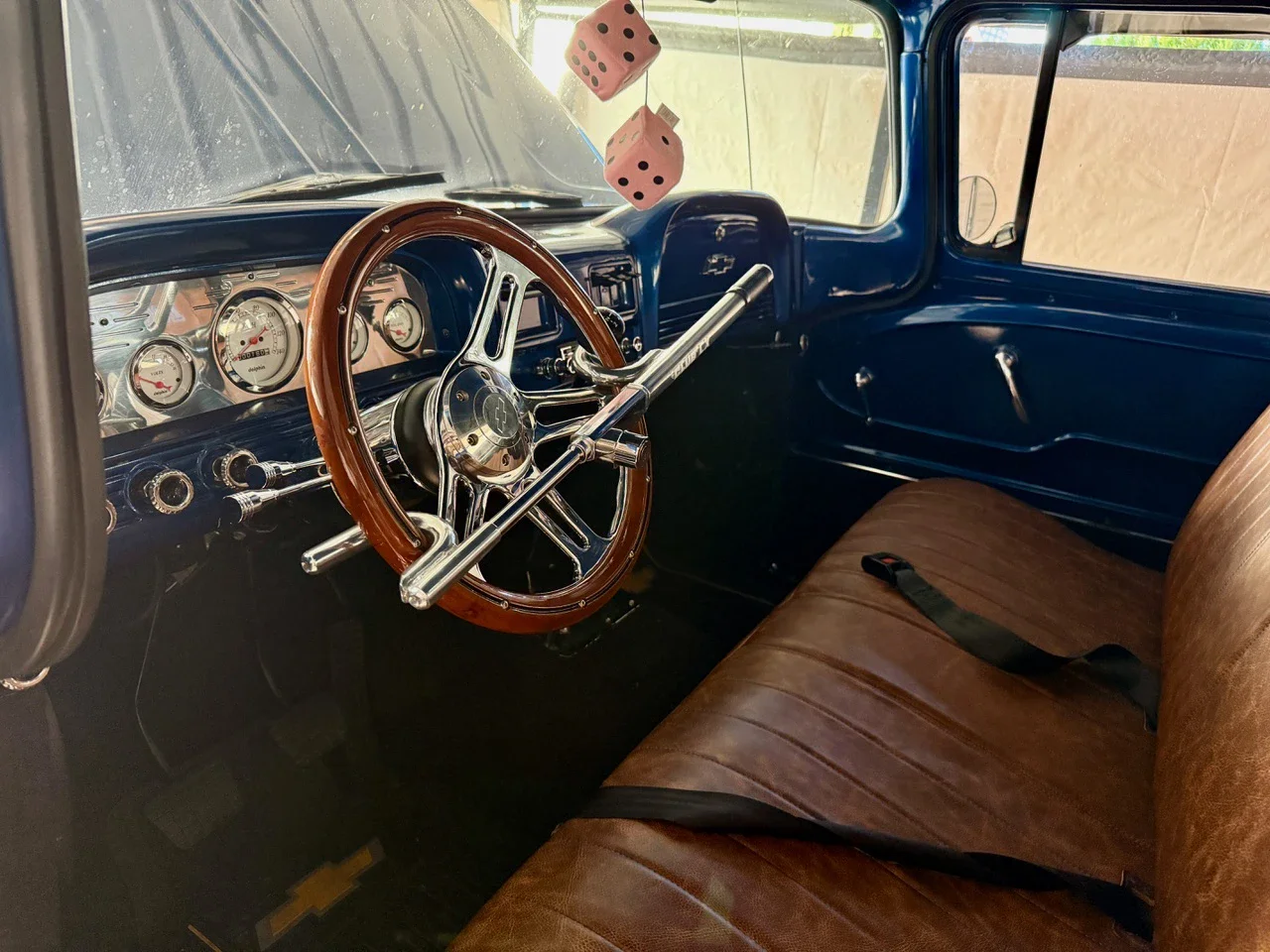 Chevrolet-Ck-truck-c20-1962-Blue-Black-16