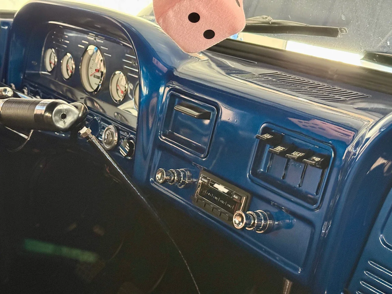 Chevrolet-Ck-truck-c20-1962-Blue-Black-20