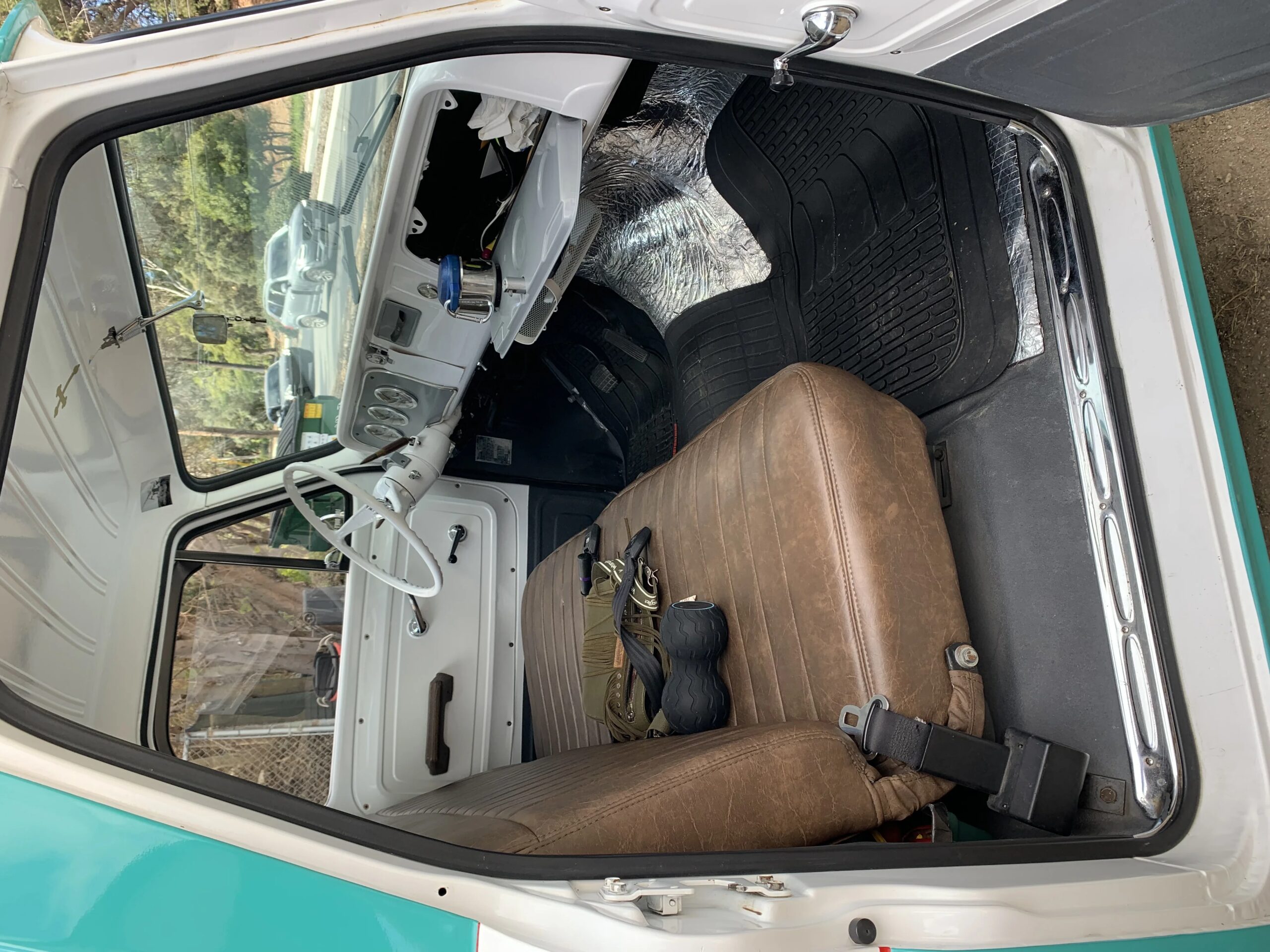 Chevrolet-Ck-truck-c20-1964-Custom-Brown-16
