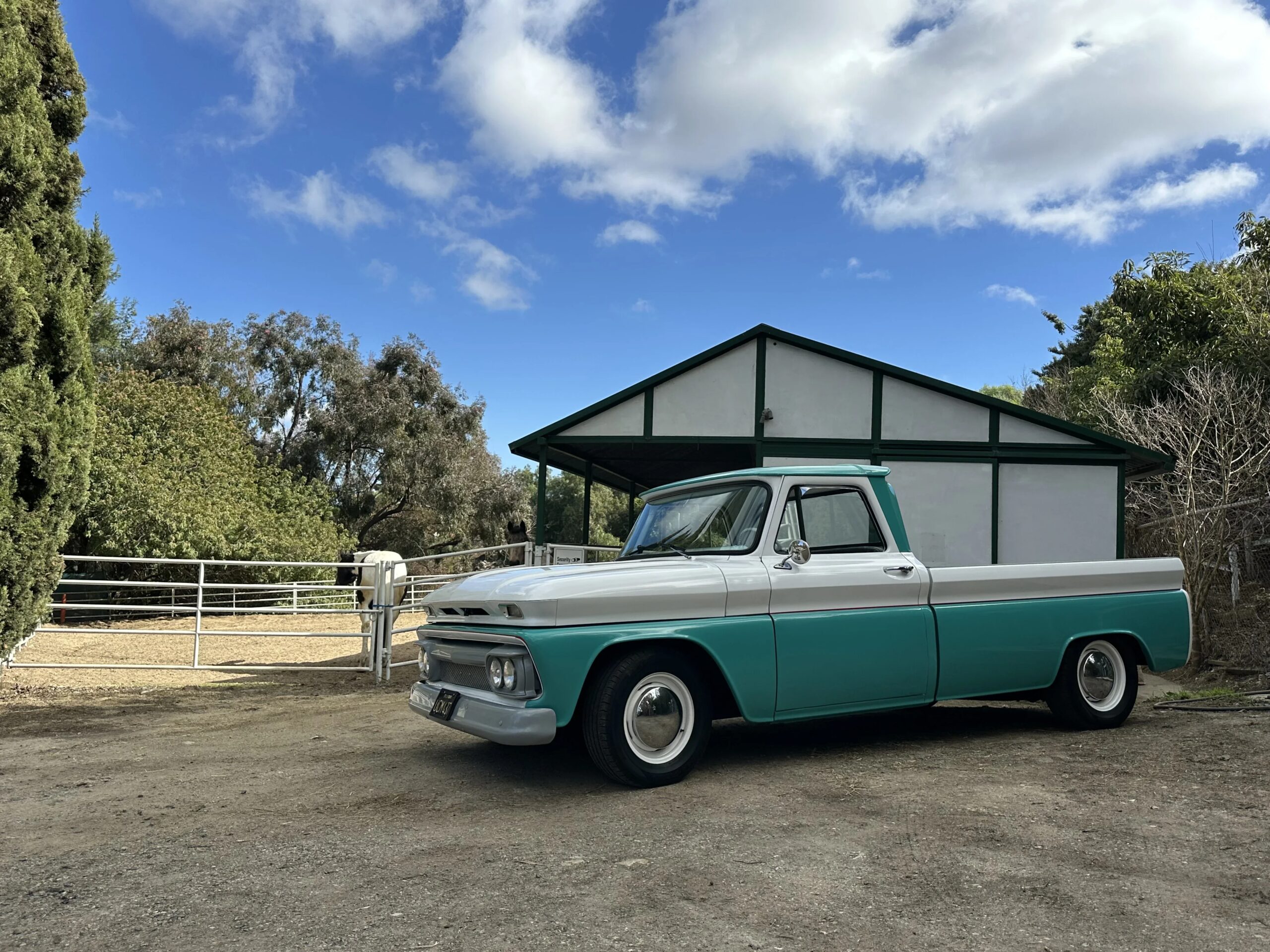 Chevrolet-Ck-truck-c20-1964-Custom-Brown-7