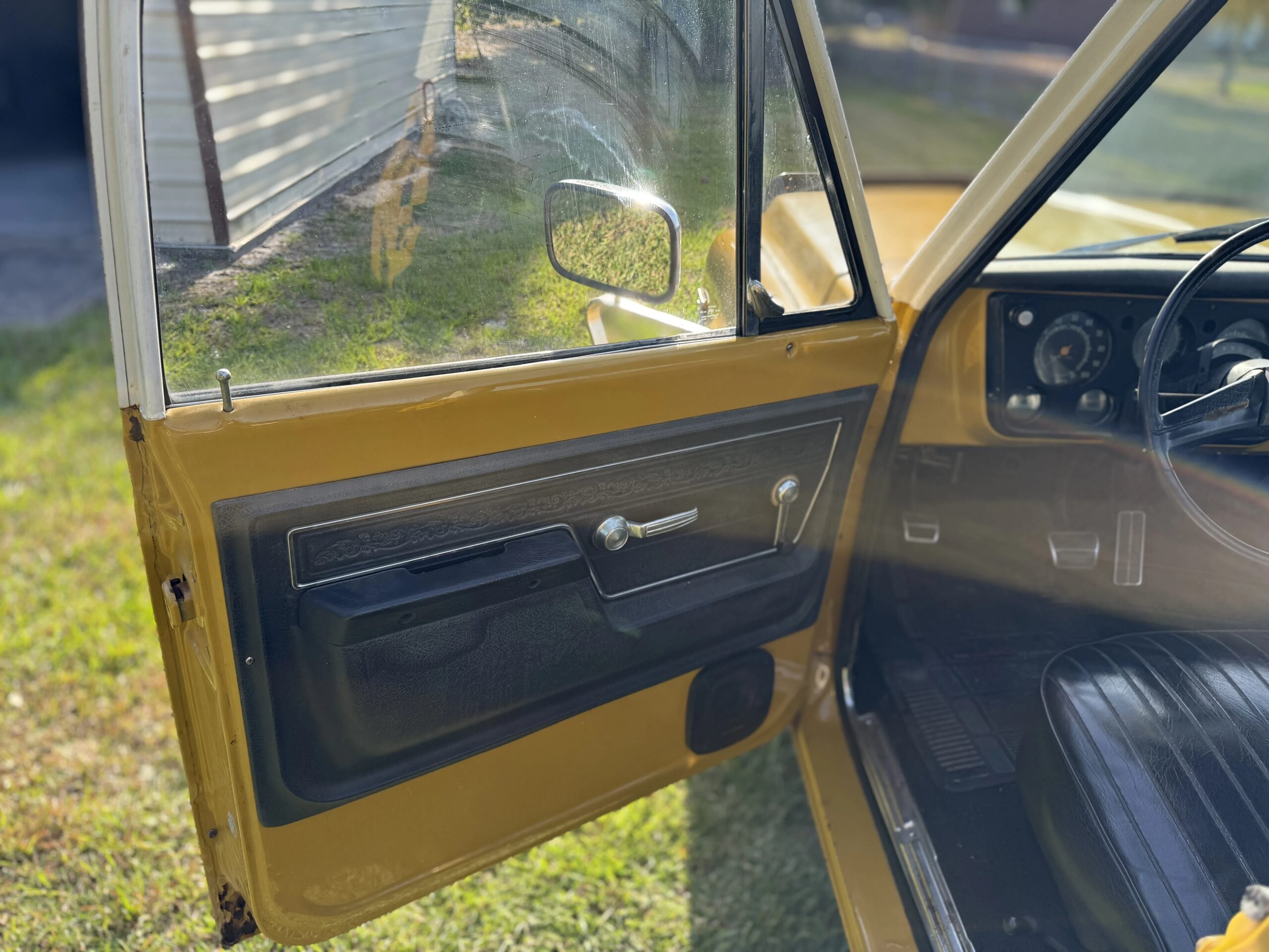 Chevrolet-Ck-truck-c20-1972-Gold-Gold-18