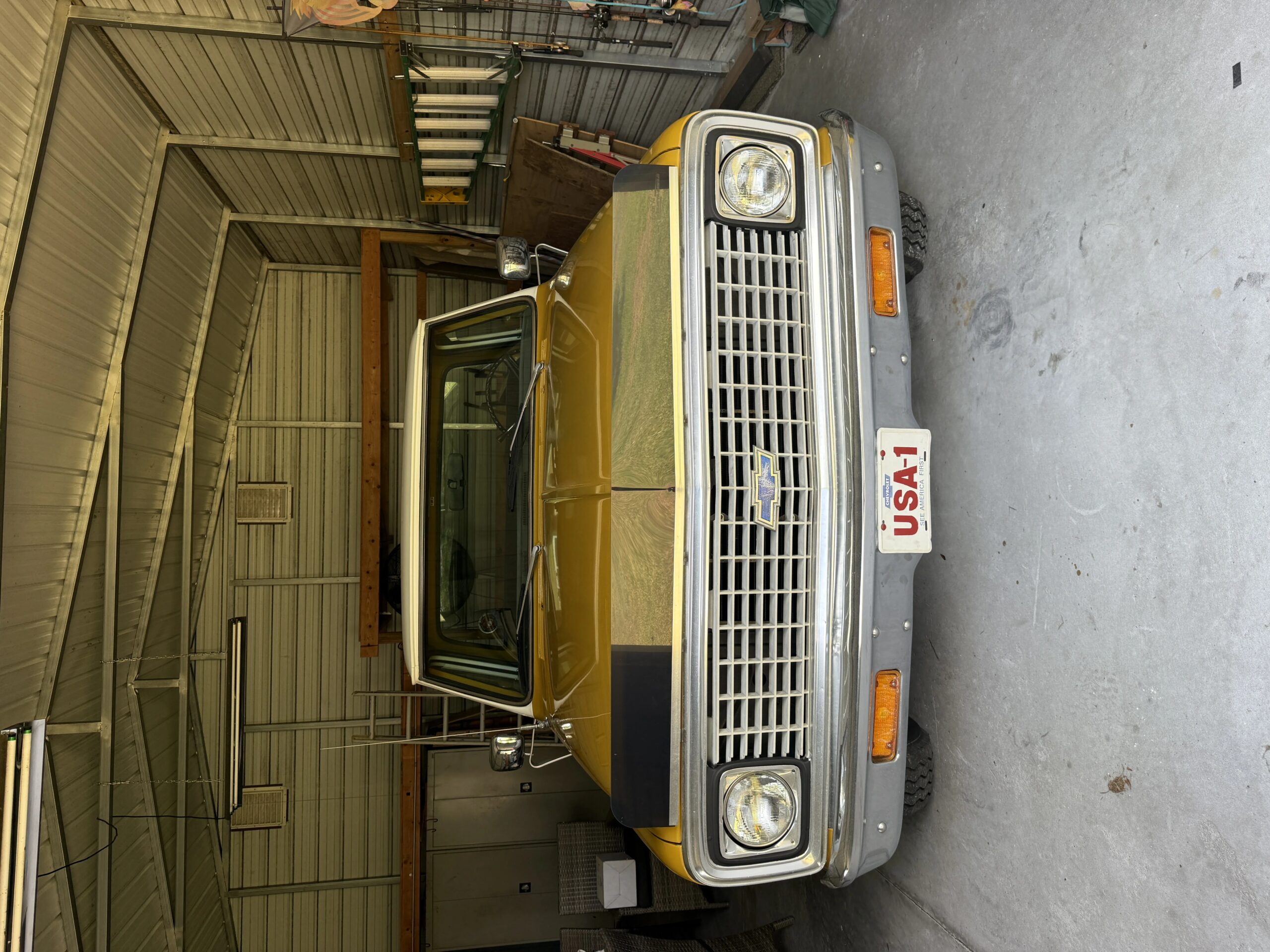 Chevrolet-Ck-truck-c20-1972-Gold-Gold-5