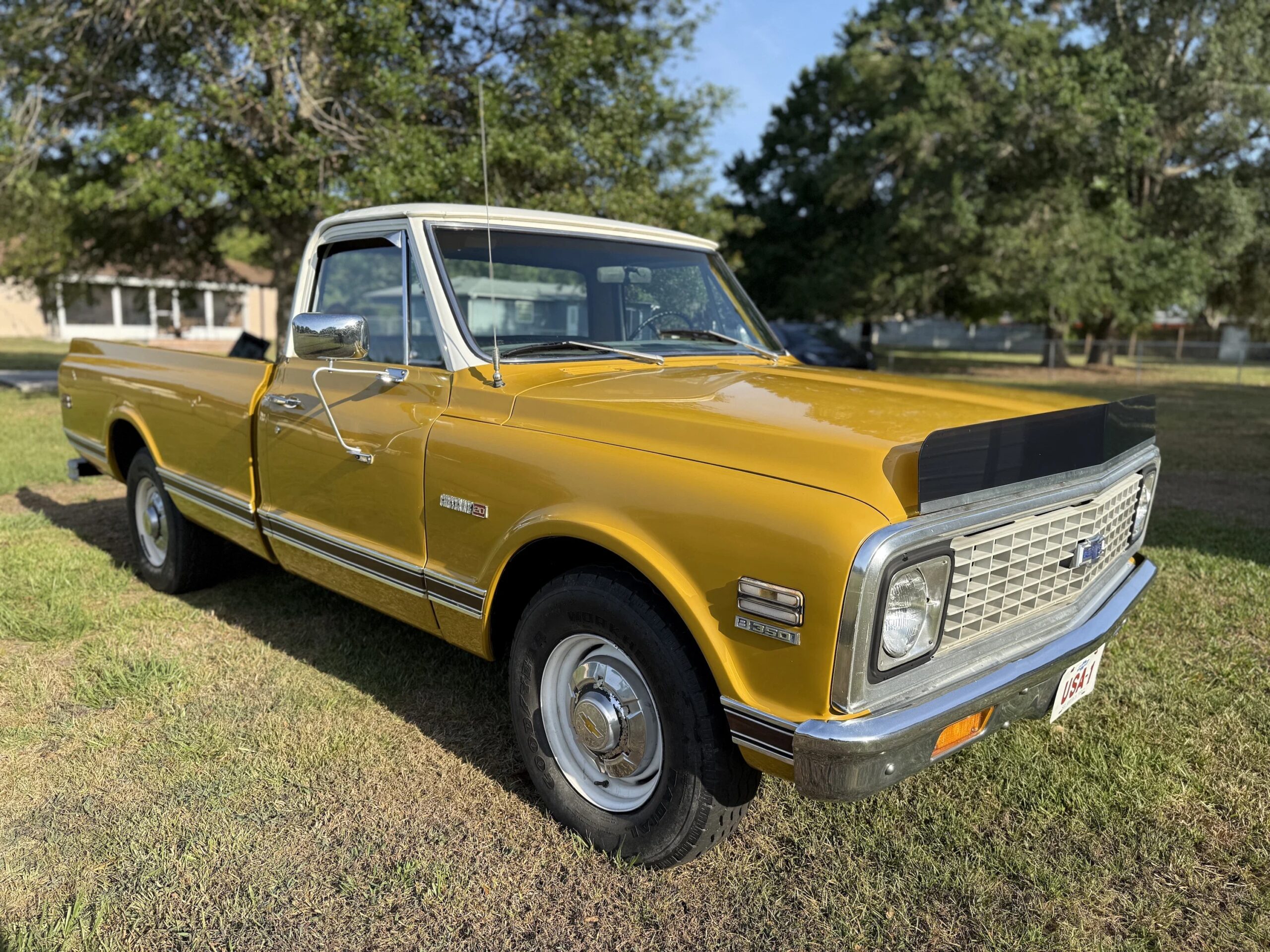 Chevrolet-Ck-truck-c20-1972-Gold-Gold-7