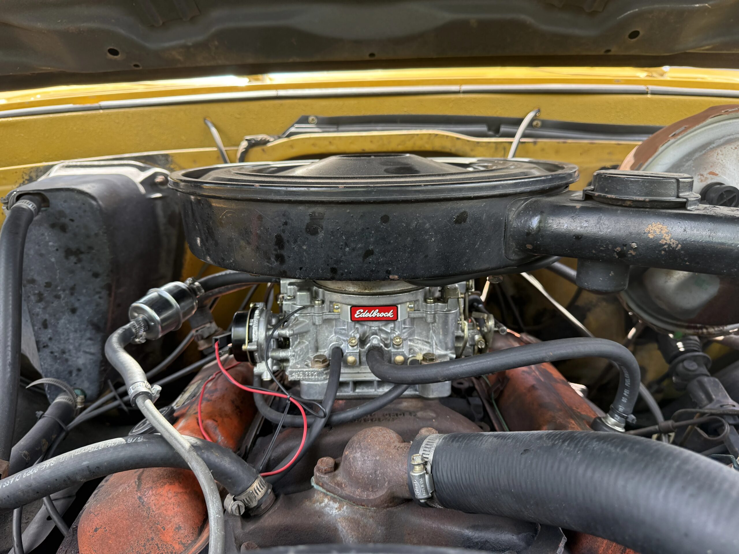 Chevrolet-Ck-truck-c20-1972-Gold-Gold-9