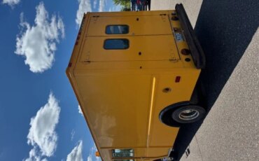 Chevrolet-Ck-truck-c30-1987-Yellow-Black-1