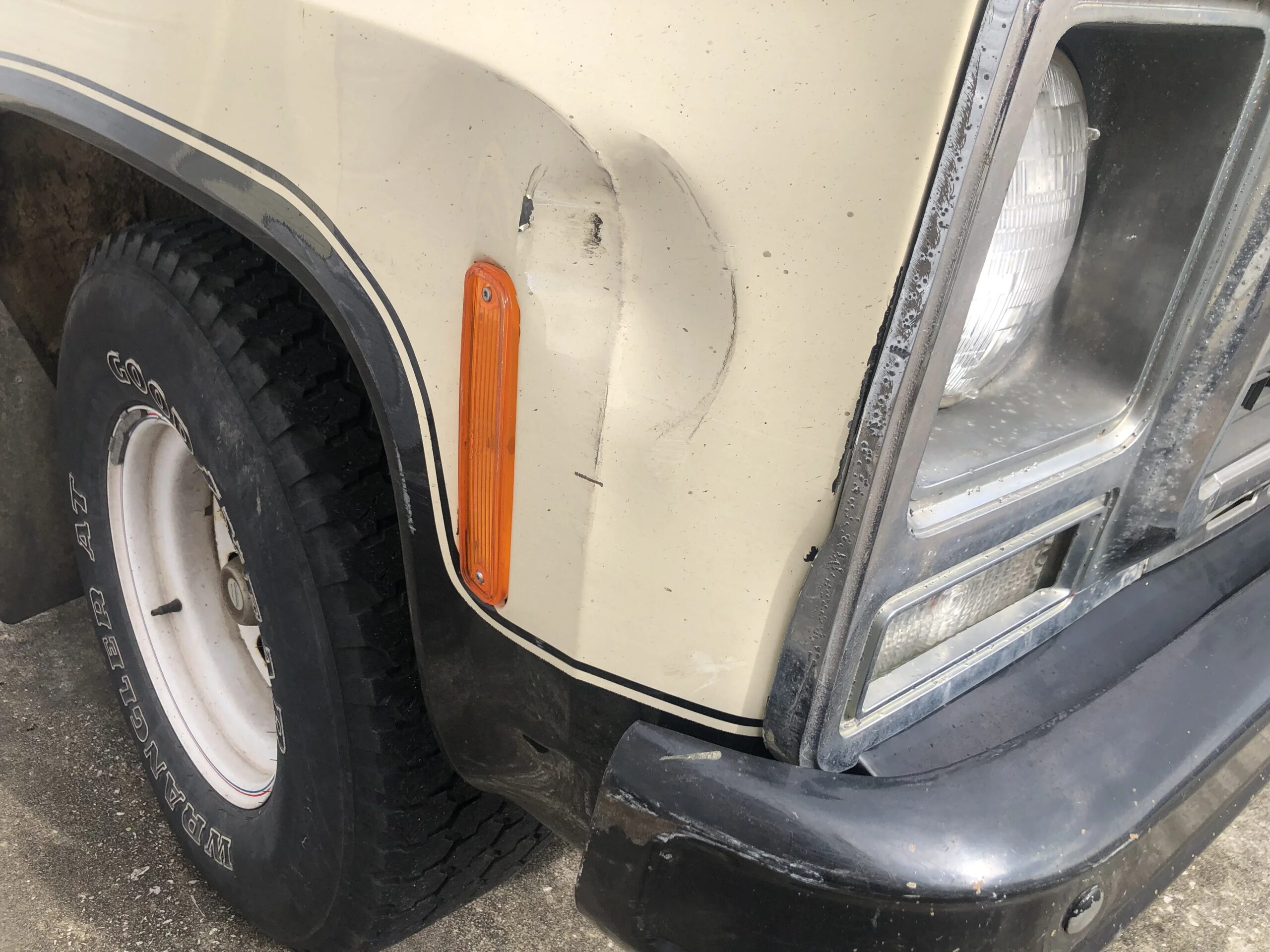 Chevrolet-Ck-truck-custom-deluxe-1979-Tan-Brown-3