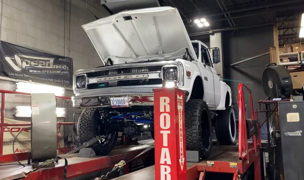 Chevrolet-Ck-truck-k10-1970-White-Black-12