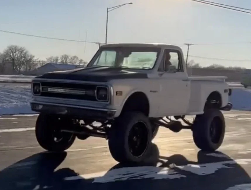 Chevrolet-Ck-truck-k10-1970-White-Black-6