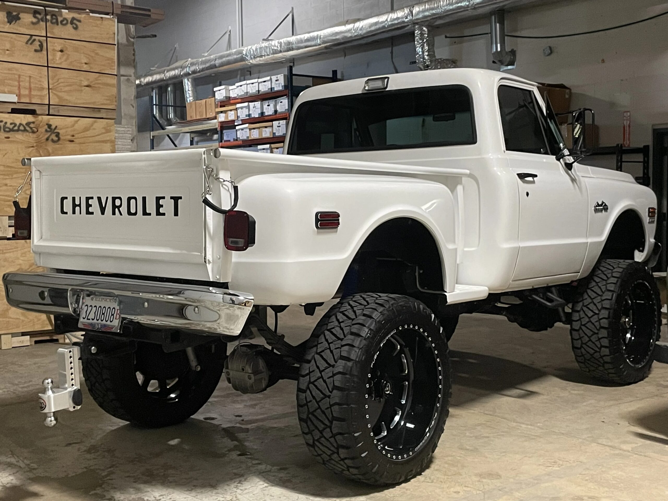 Chevrolet-Ck-truck-k10-1970-White-Black