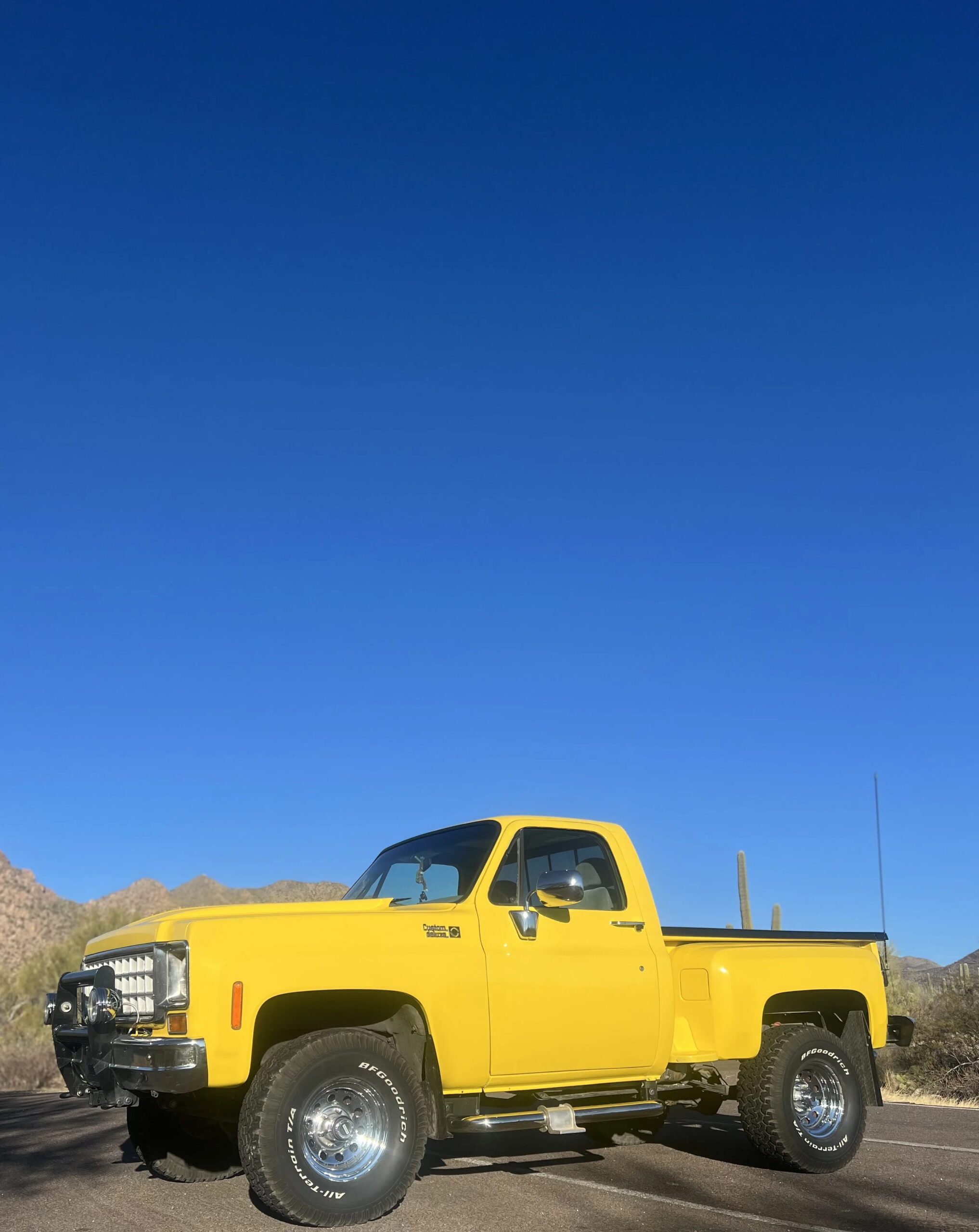 Chevrolet-Ck-truck-k10-1978-Yellow-Gray-3