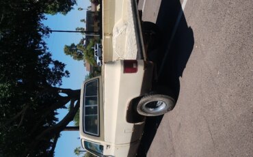 Chevrolet-Ck-truck-scottsdale-1981-Tan-Beige-2