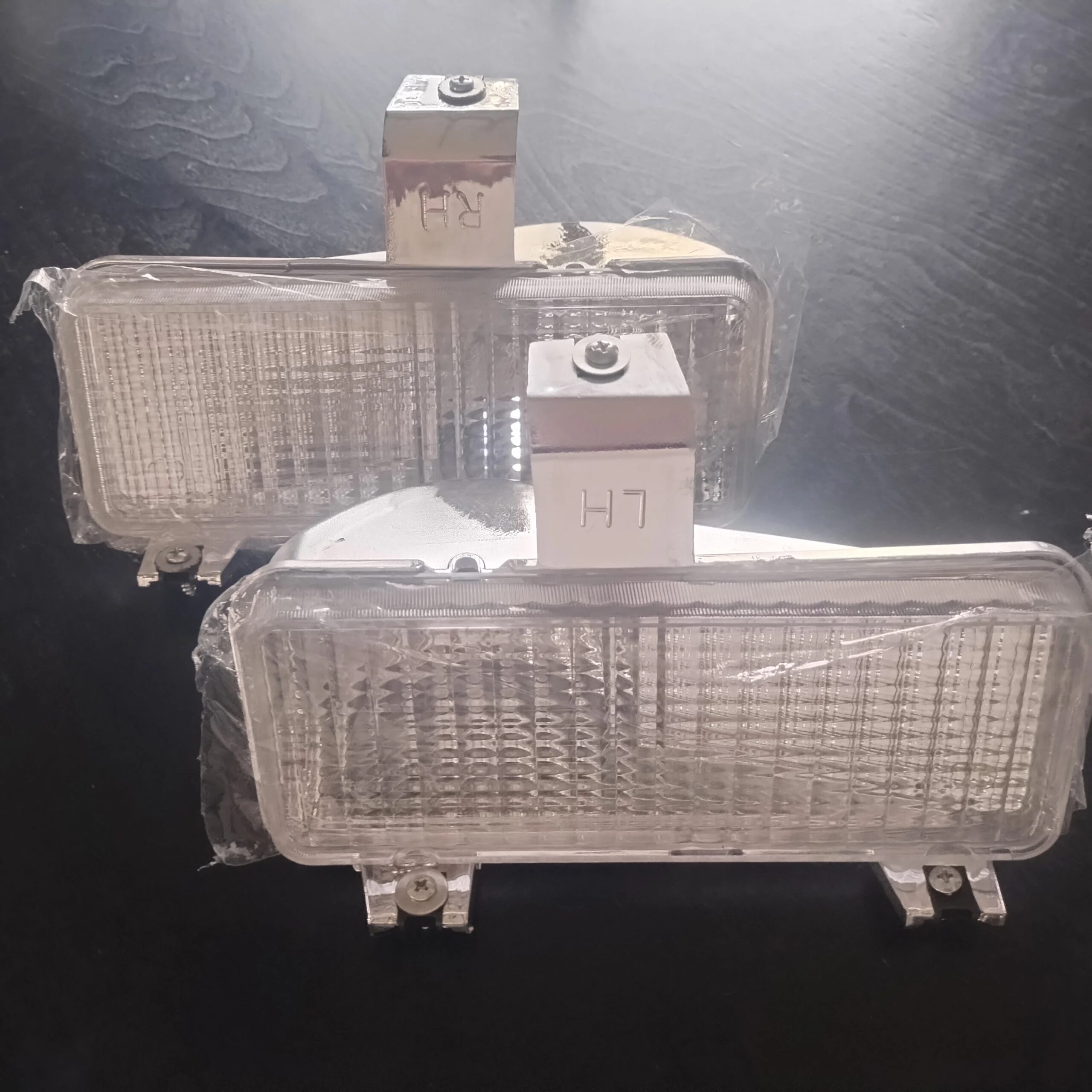 Chevrolet-Ck-truck-scottsdale-1981-Tan-Beige-3