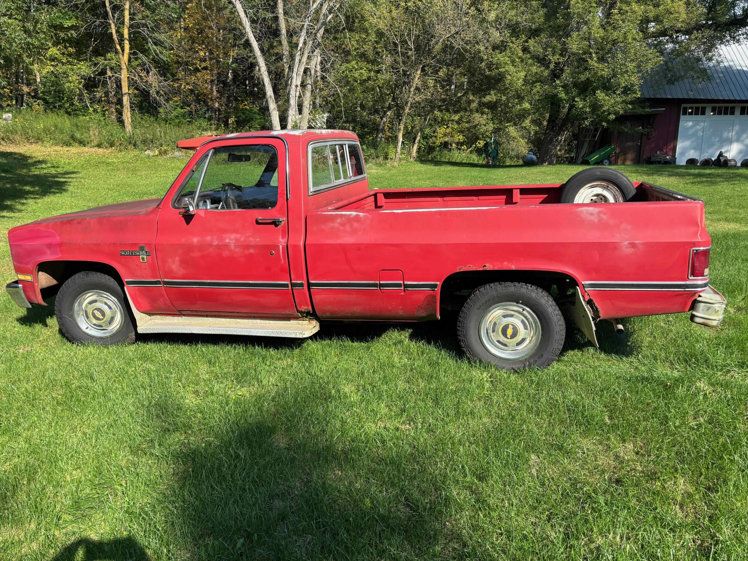 Chevrolet-Ck-truck-scottsdale-1984-Red-Red