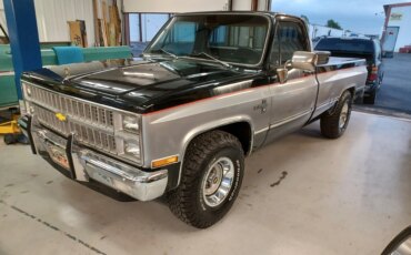 Chevrolet-Ck-truck-silverado-1982-Black-Black-1