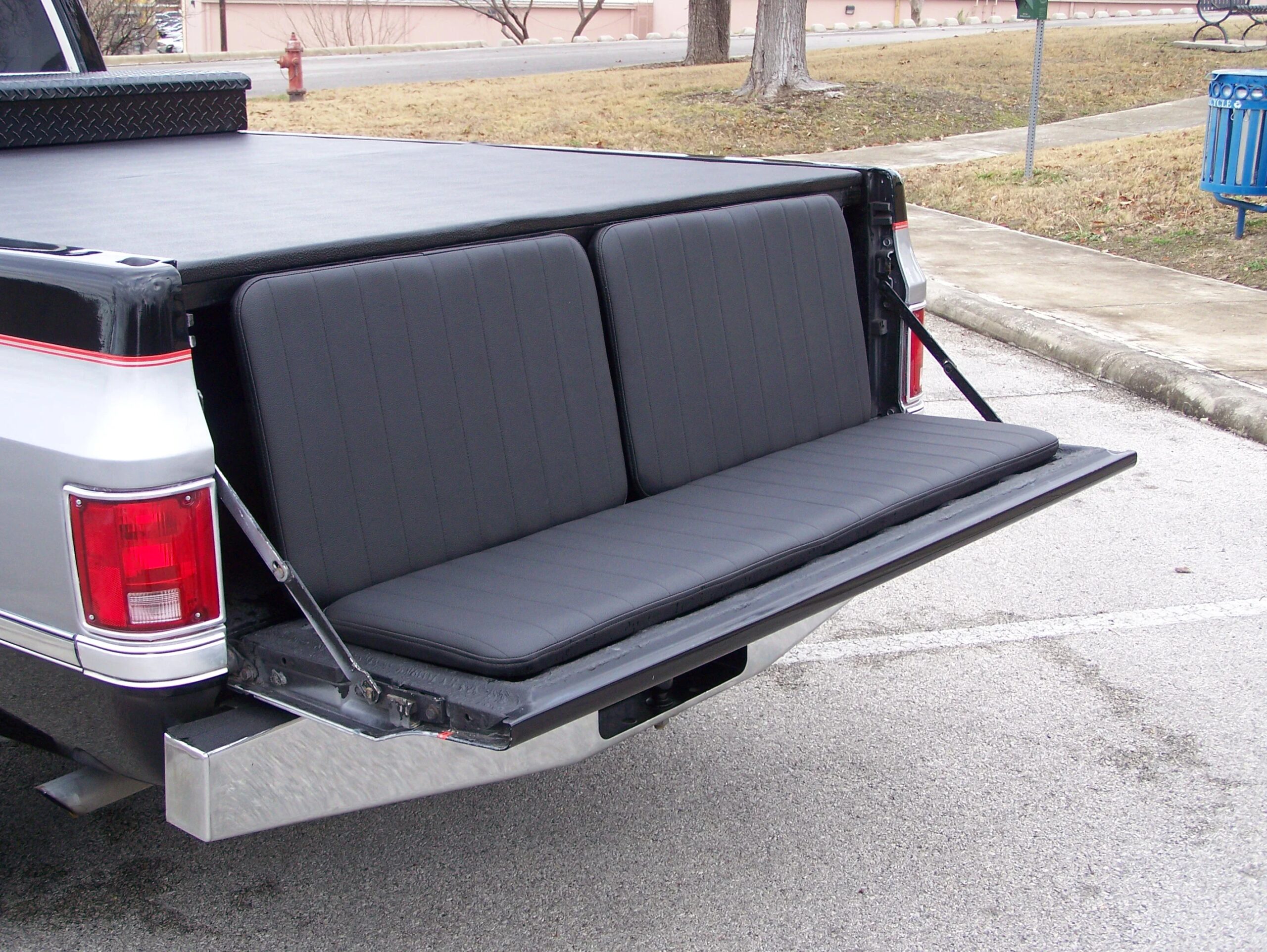 Chevrolet-Ck-truck-silverado-1982-Black-Black-10