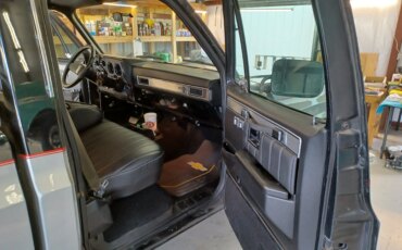 Chevrolet-Ck-truck-silverado-1982-Black-Black-11