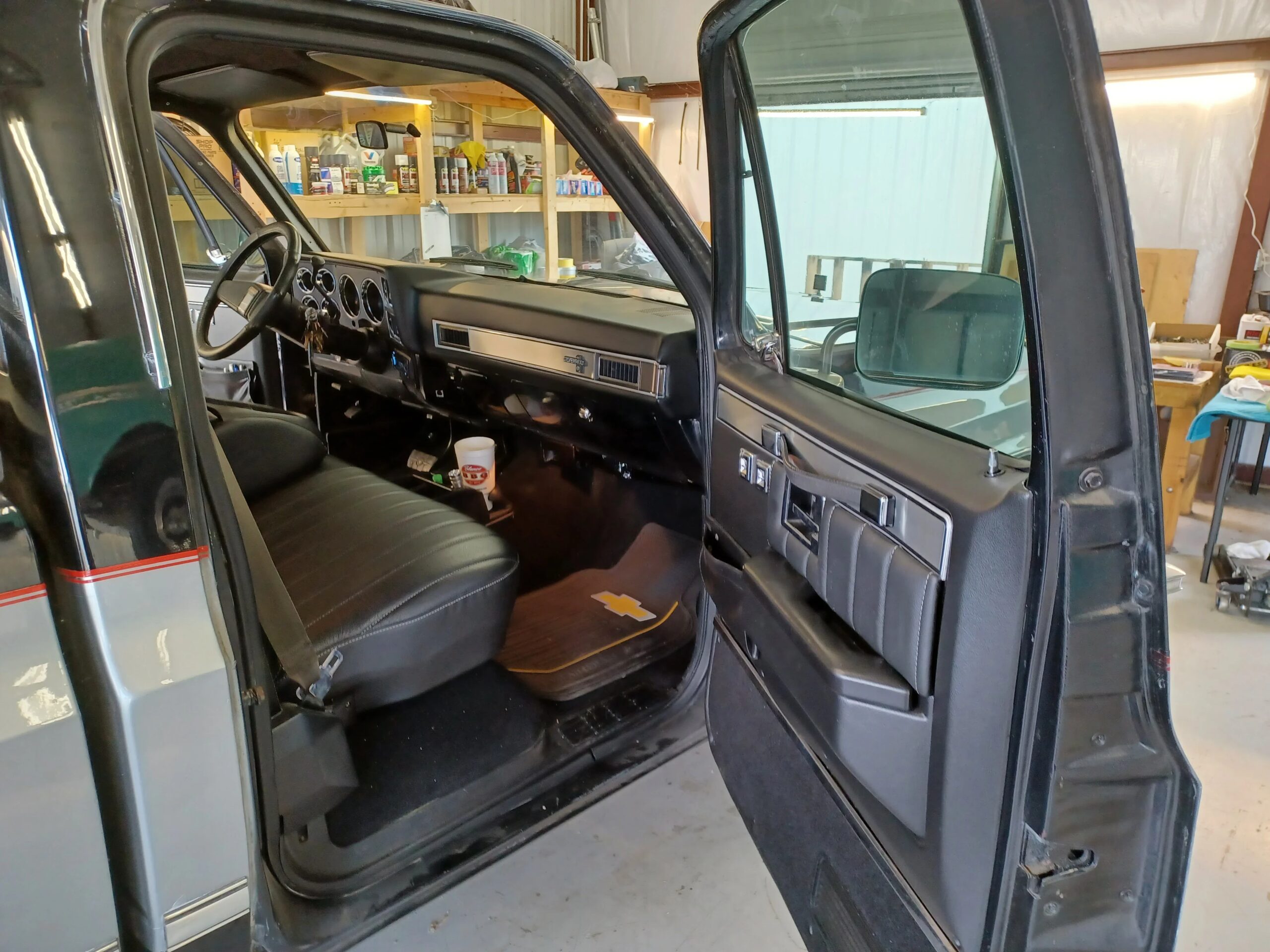 Chevrolet-Ck-truck-silverado-1982-Black-Black-11