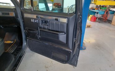 Chevrolet-Ck-truck-silverado-1982-Black-Black-12