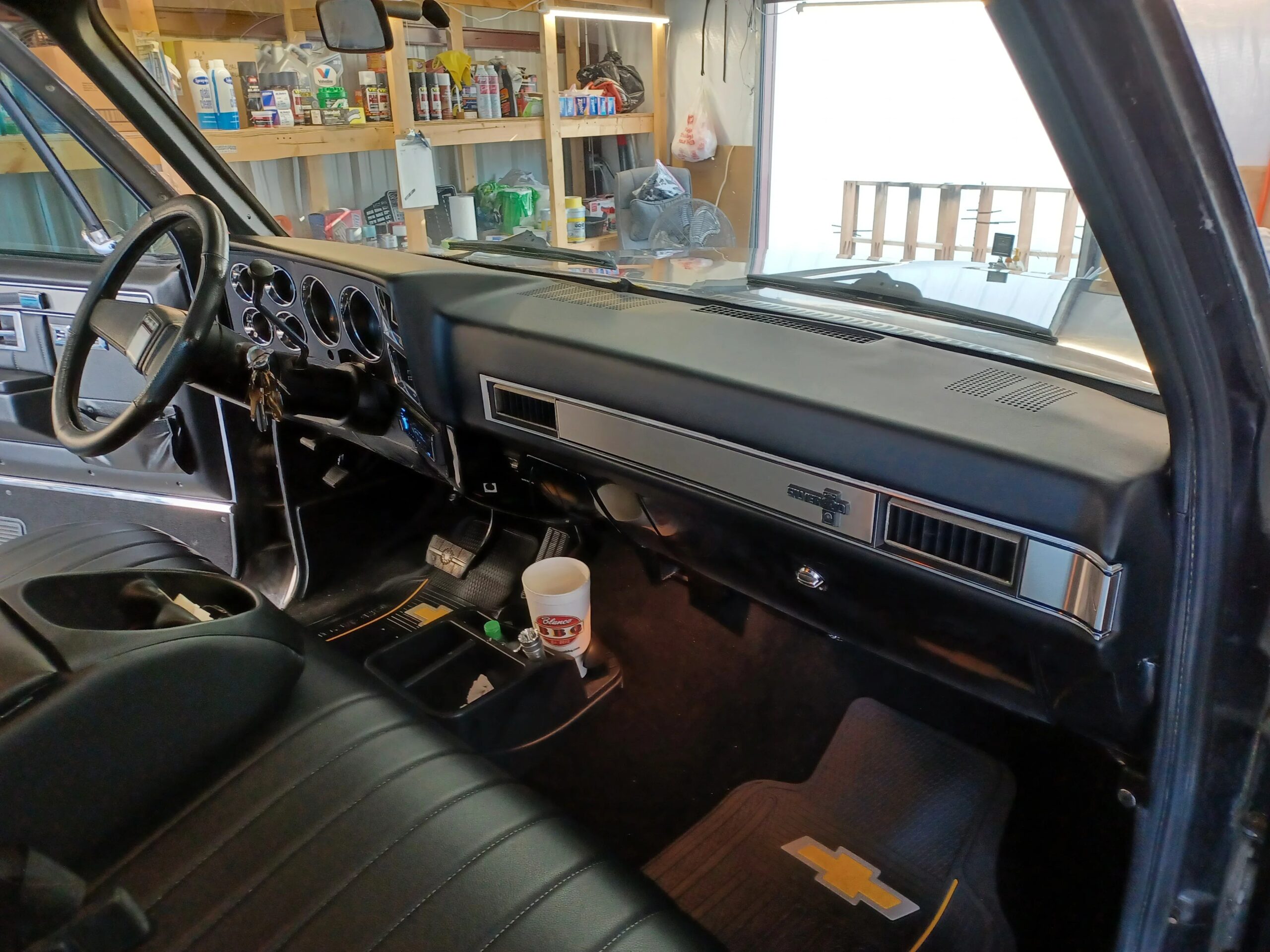 Chevrolet-Ck-truck-silverado-1982-Black-Black-13