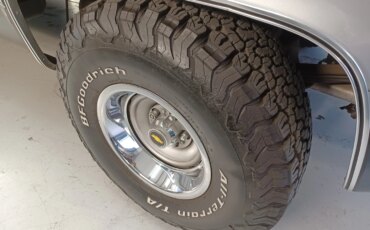 Chevrolet-Ck-truck-silverado-1982-Black-Black-4