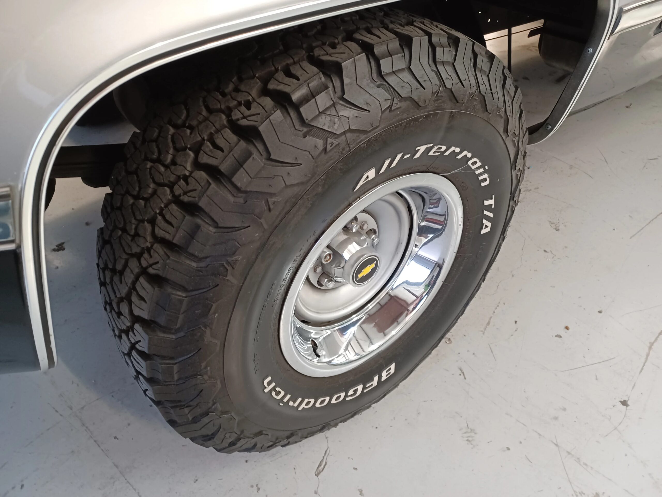 Chevrolet-Ck-truck-silverado-1982-Black-Black-5