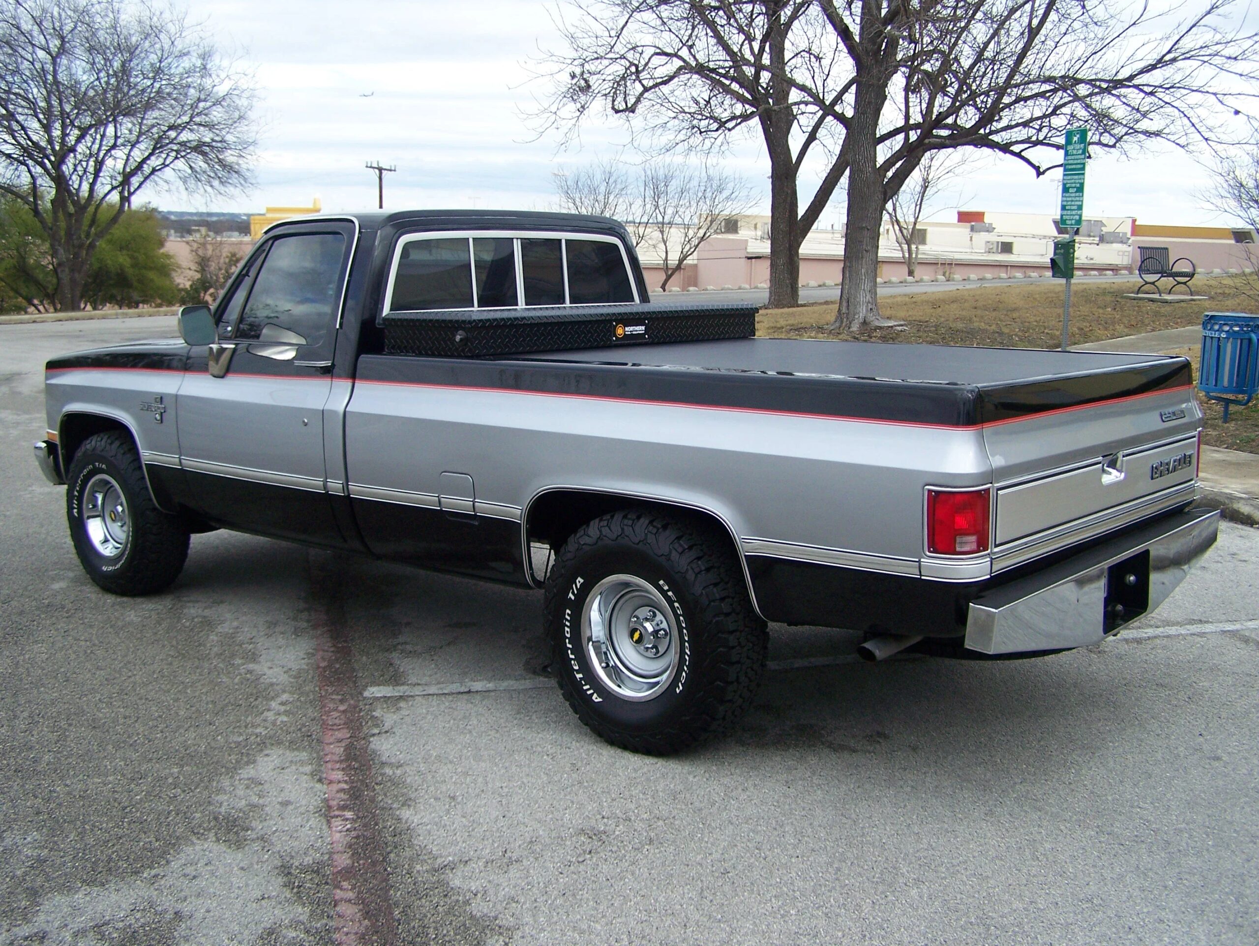Chevrolet-Ck-truck-silverado-1982-Black-Black-6