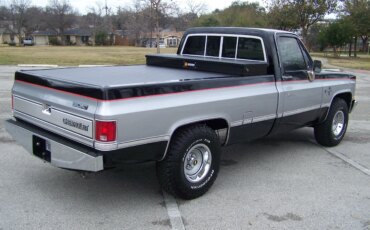 Chevrolet-Ck-truck-silverado-1982-Black-Black-7