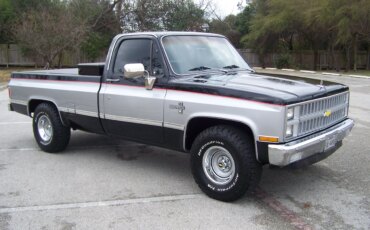 Chevrolet-Ck-truck-silverado-1982-Black-Black-8