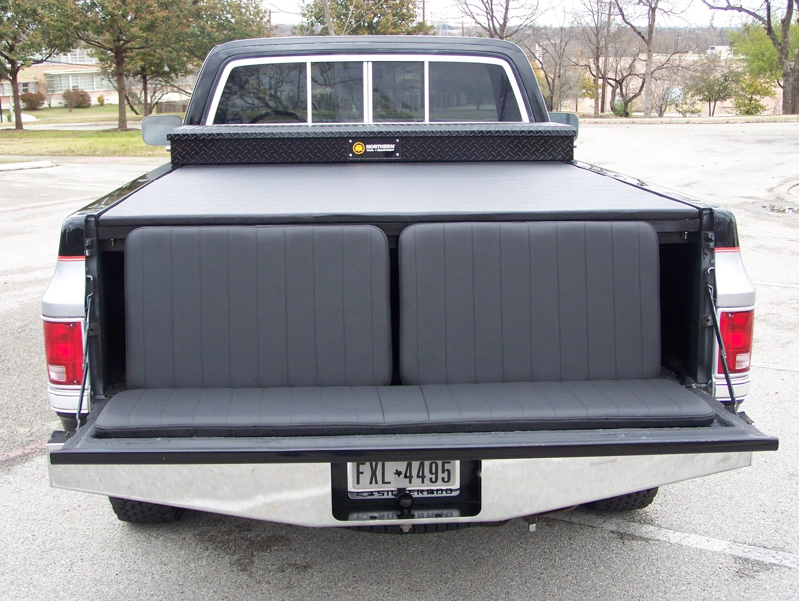 Chevrolet-Ck-truck-silverado-1982-Black-Black-9
