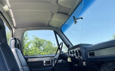 Chevrolet-Ck-truck-silverado-1983-Blue-Blue-11
