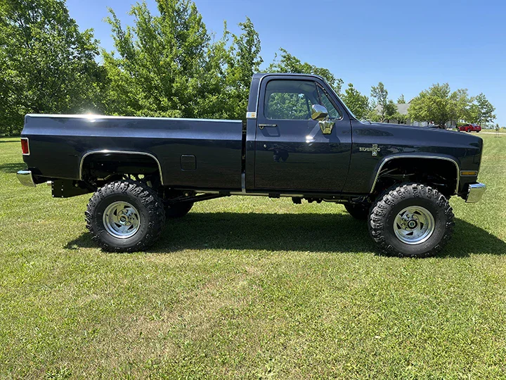 Chevrolet-Ck-truck-silverado-1983-Blue-Blue-21