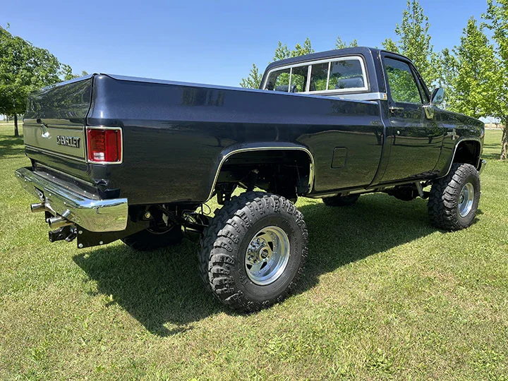 Chevrolet-Ck-truck-silverado-1983-Blue-Blue-22