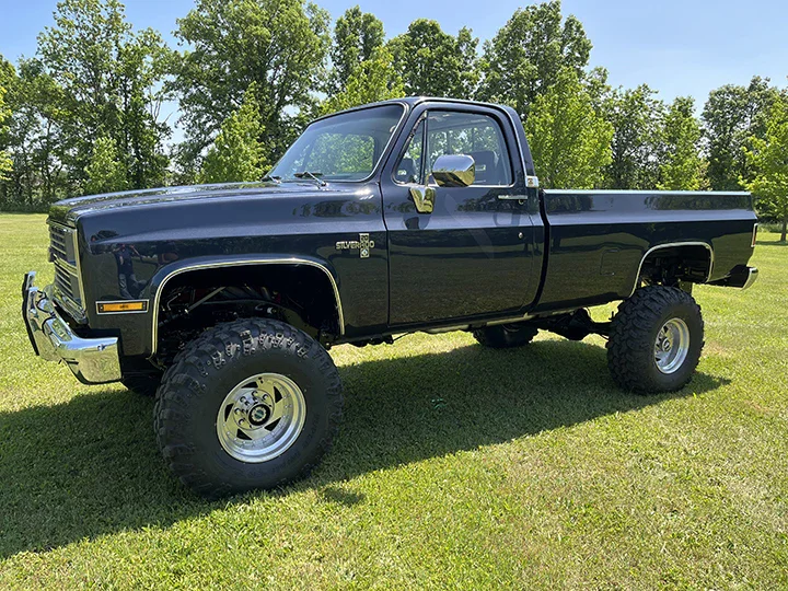 Chevrolet-Ck-truck-silverado-1983-Blue-Blue-26