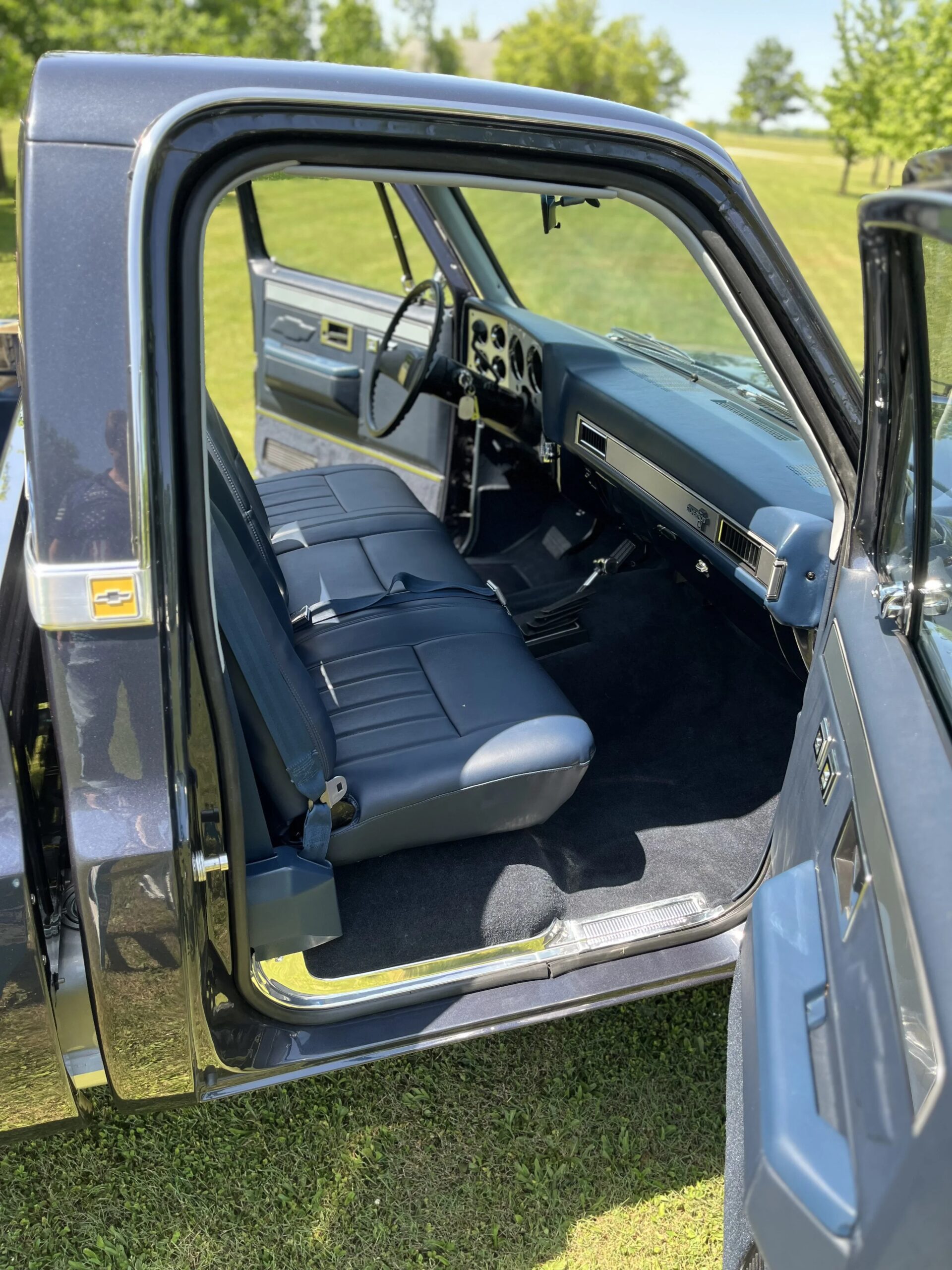Chevrolet-Ck-truck-silverado-1983-Blue-Blue-34