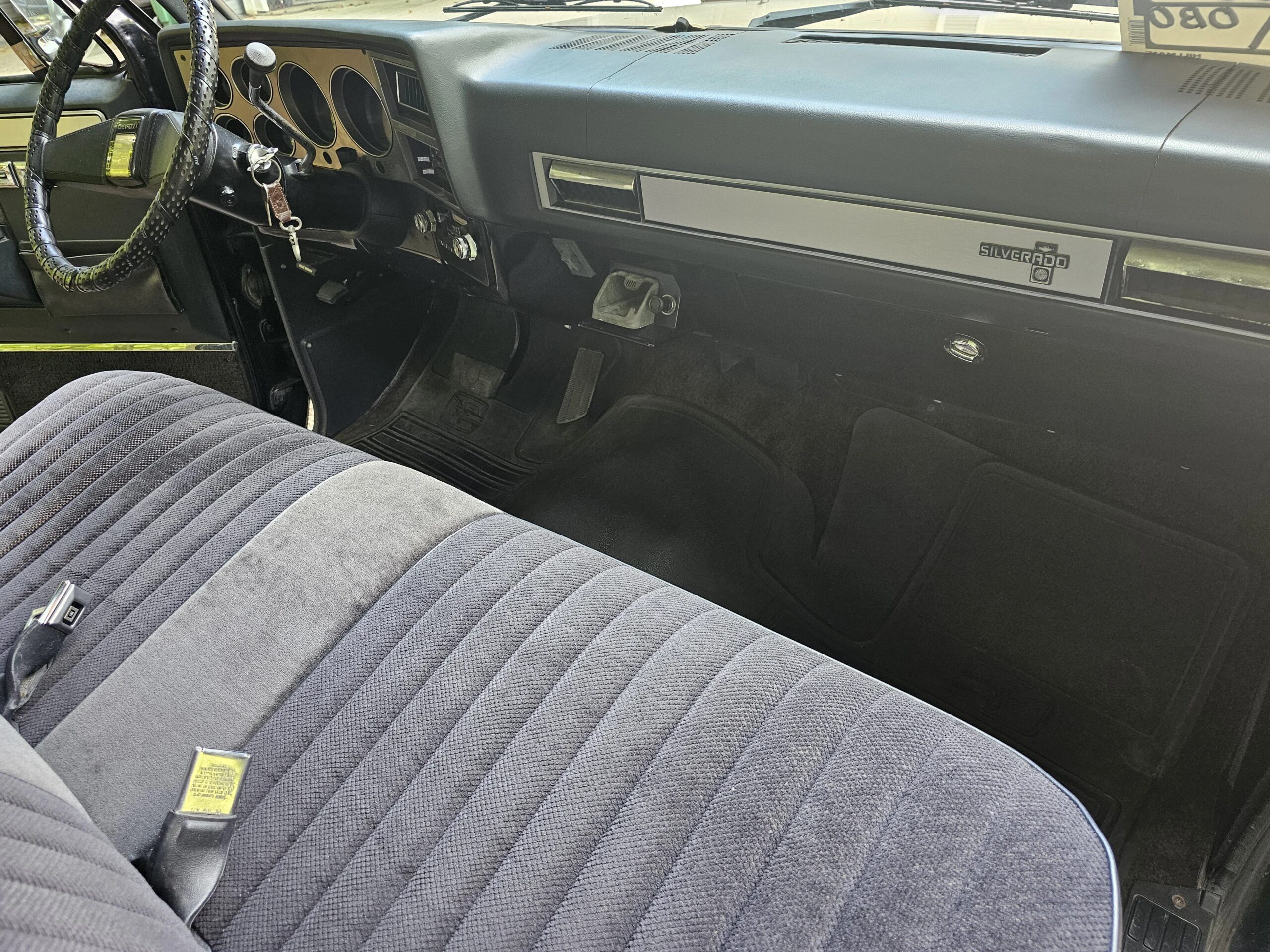Chevrolet-Ck-truck-silverado-1986-Black-Black-10