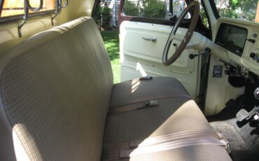 Chevrolet-Ck-trucks-1965-Beige