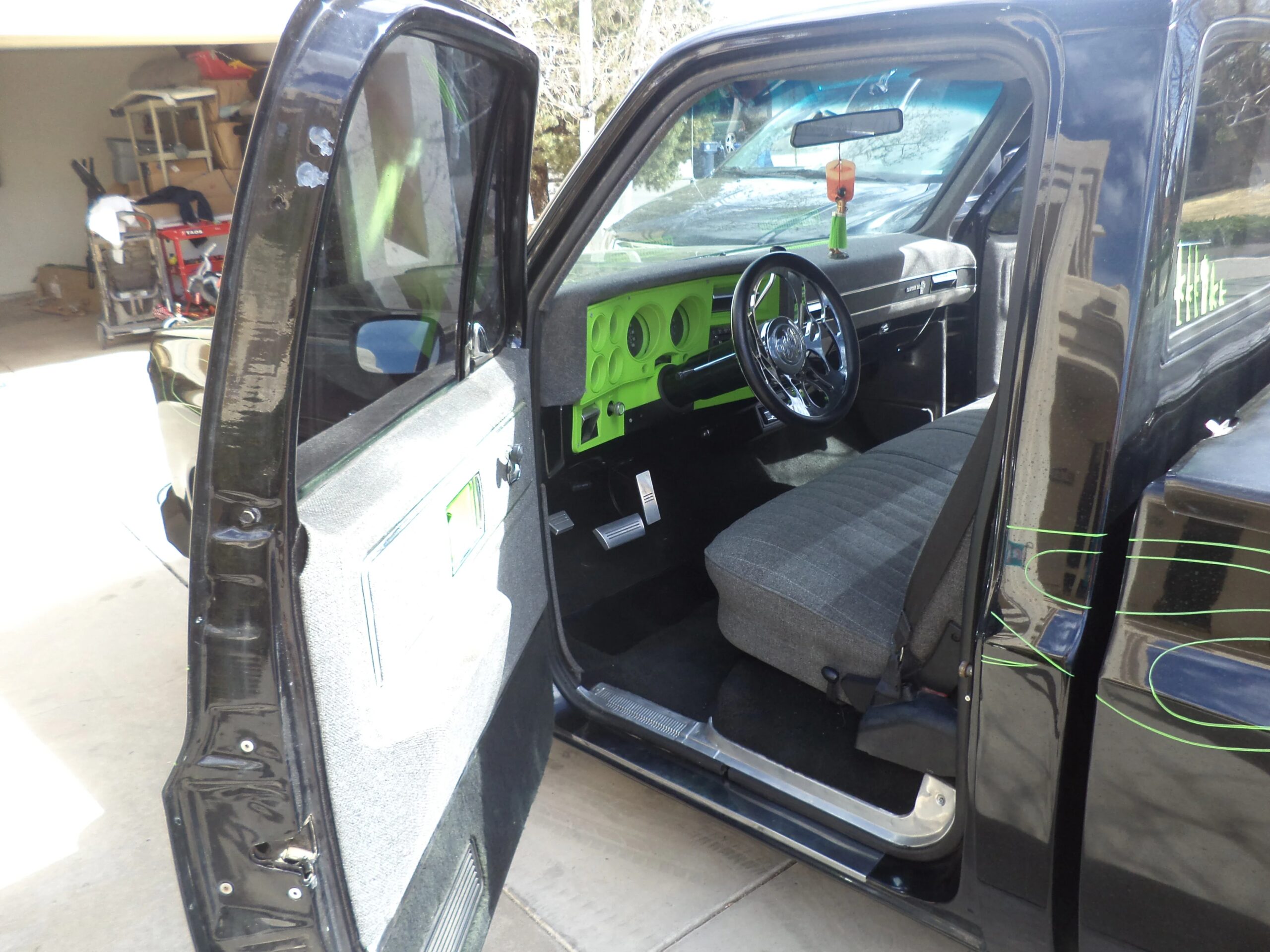 Chevrolet-Ck-trucks-1974-Black-Gray-3
