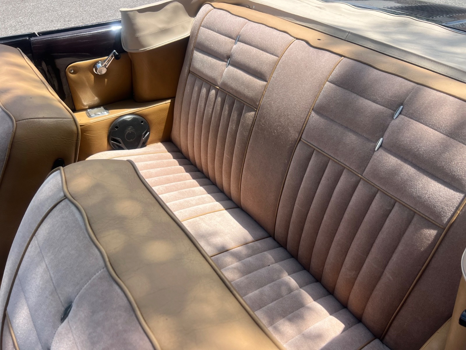 Chevrolet-Corvair-1963-Convertible-11