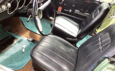 Chevrolet-Corvair-1967-Sedan-11