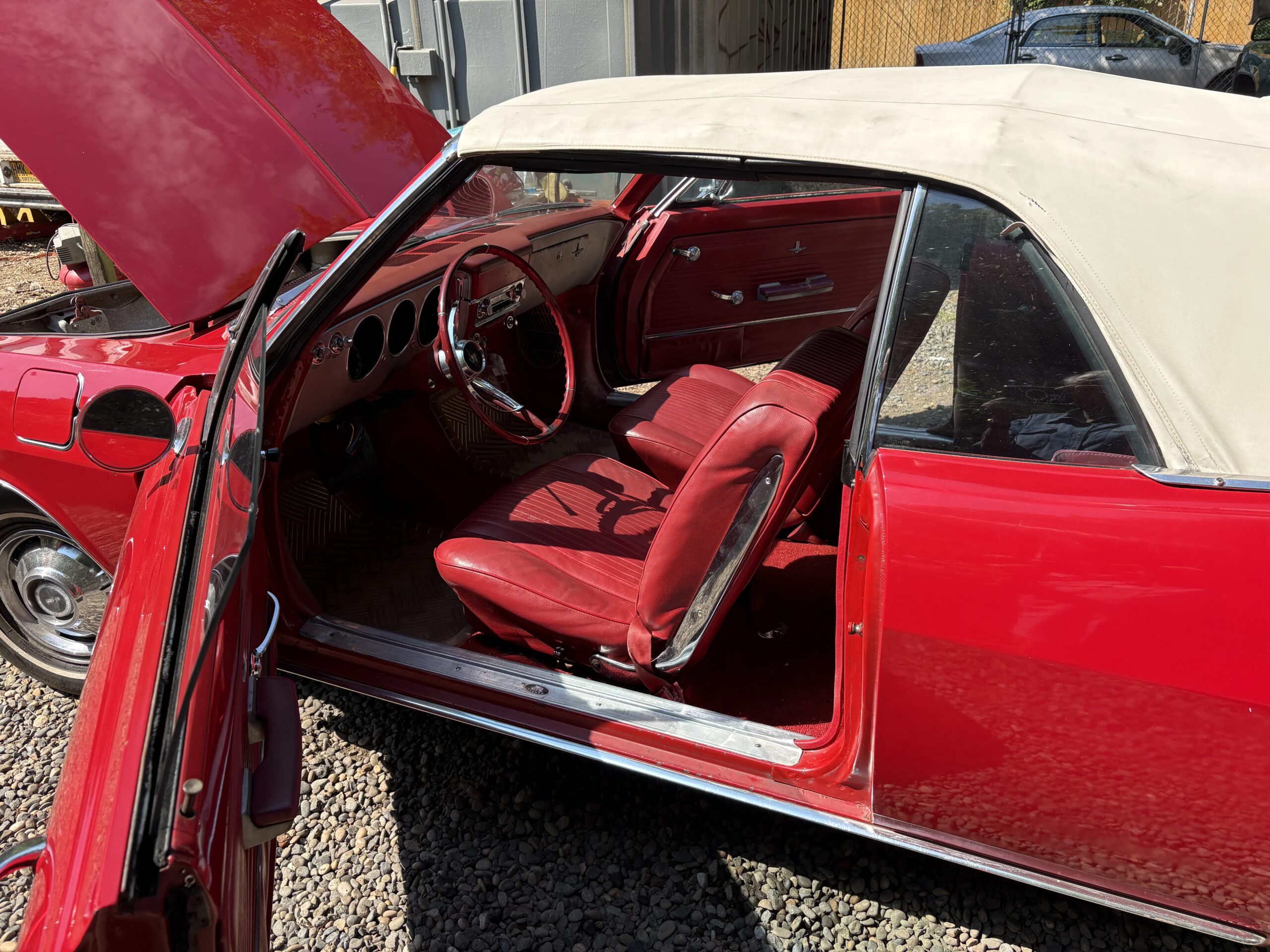 Chevrolet-Corvair-monza-convertible-1965-Red-Red-7