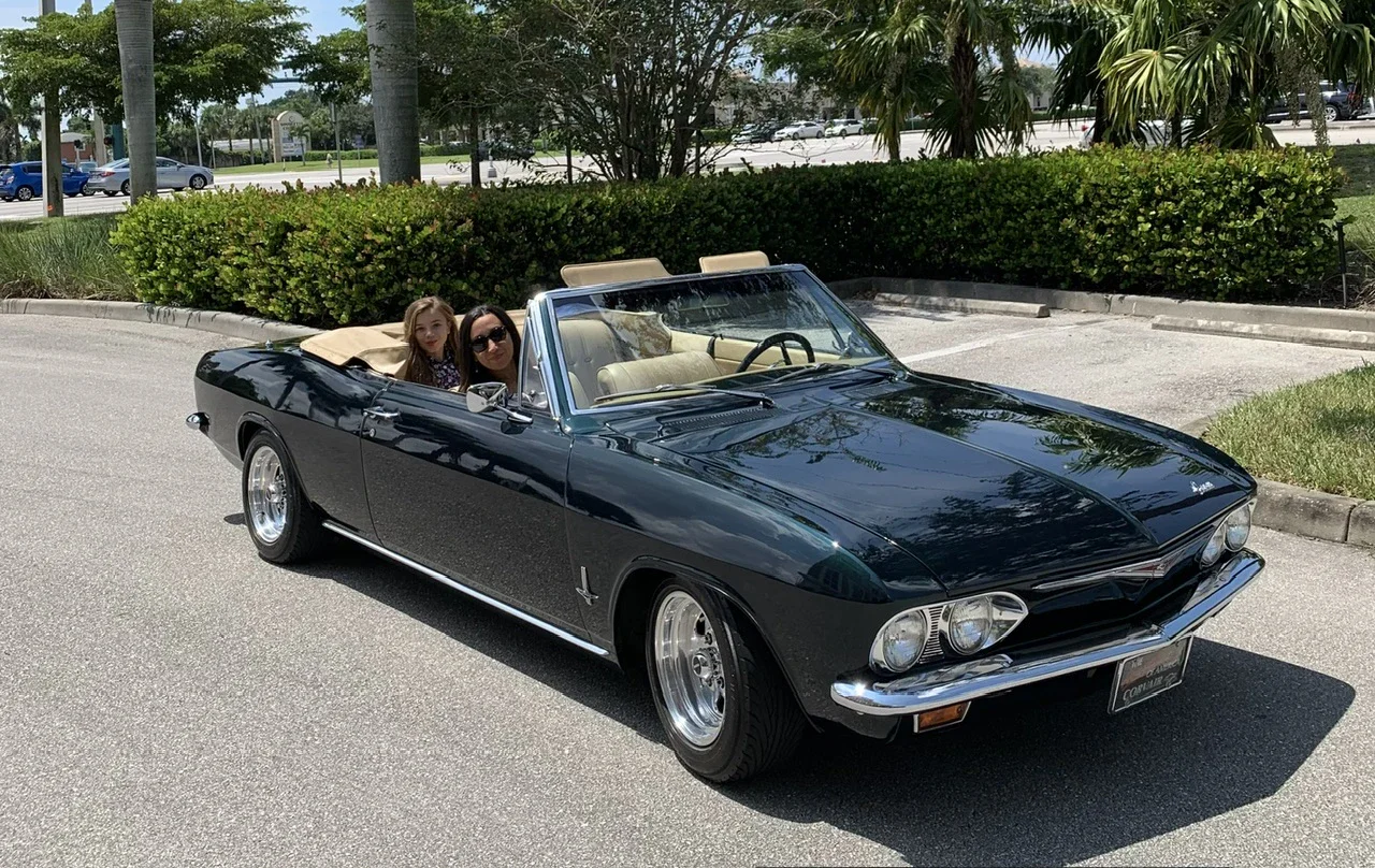 Chevrolet-Corvair-monza-convertible-1965-Tan-1