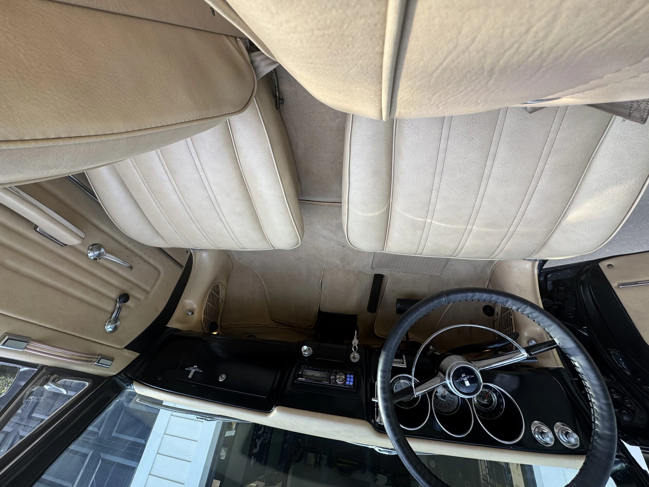 Chevrolet-Corvair-monza-convertible-1965-Tan-11