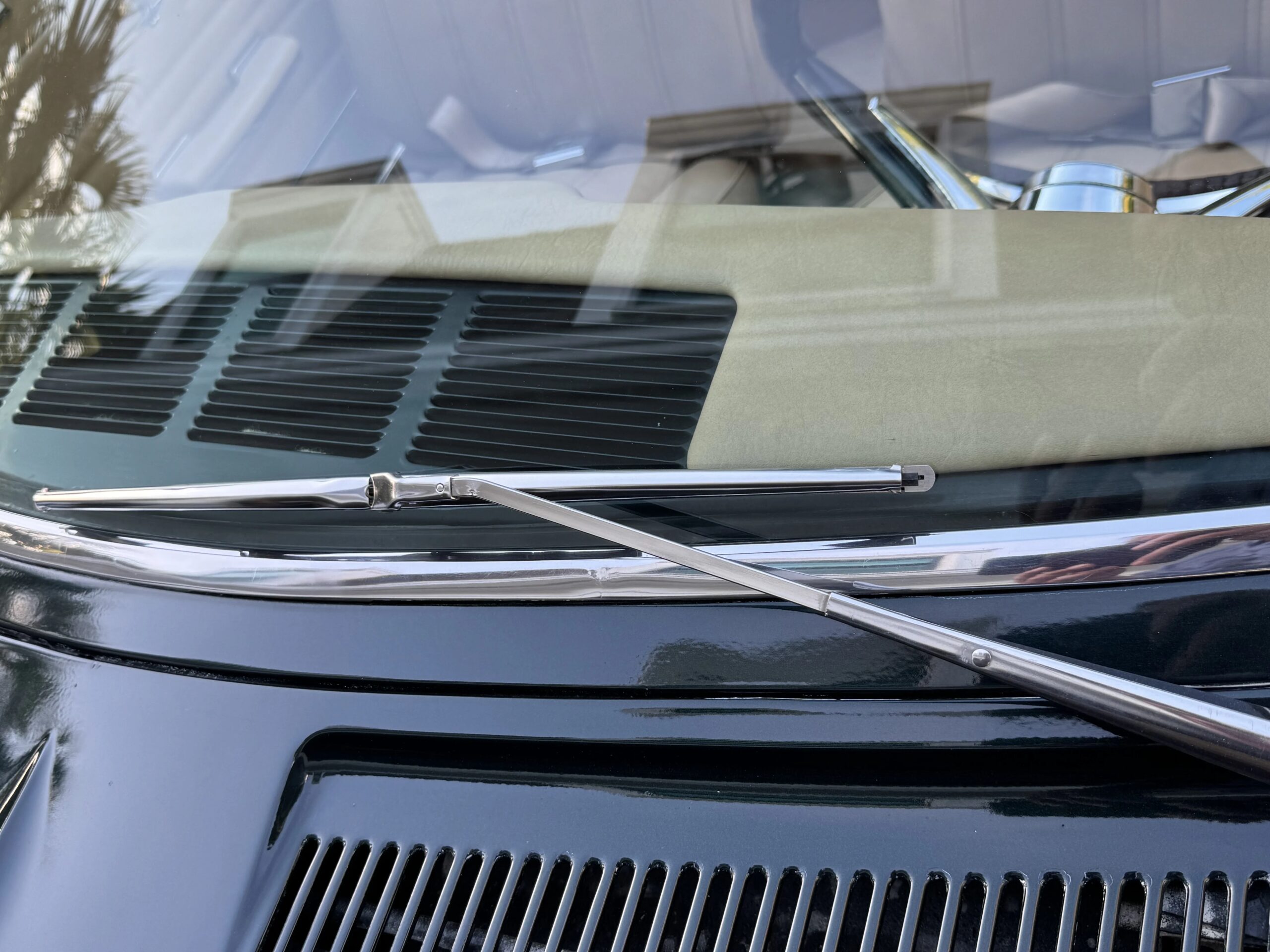 Chevrolet-Corvair-monza-convertible-1965-Tan-19