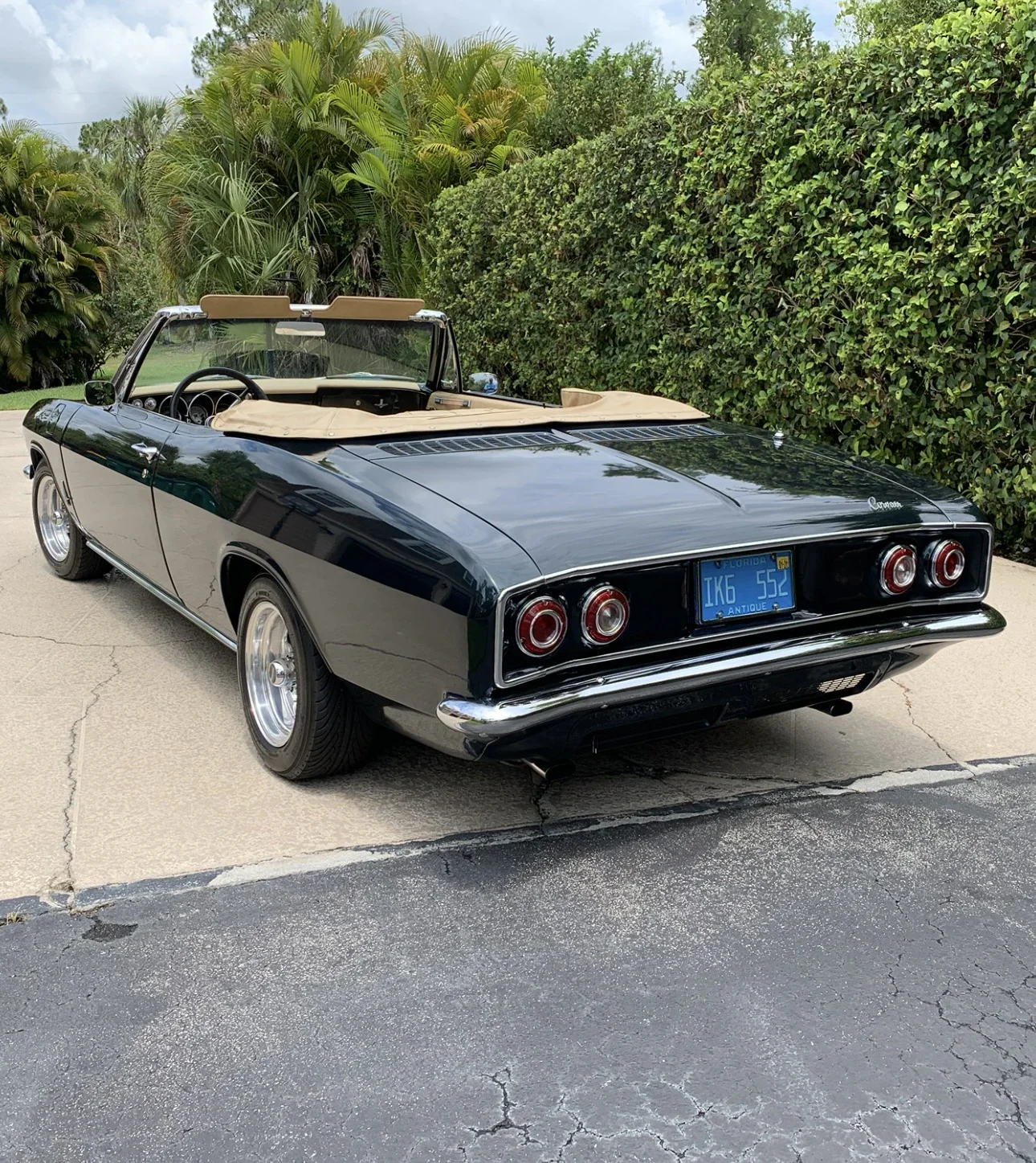 Chevrolet-Corvair-monza-convertible-1965-Tan-8