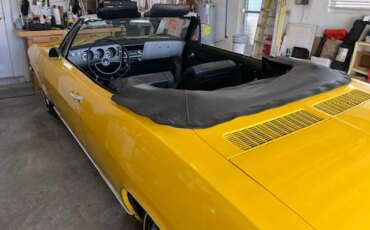 Chevrolet-Corvair-monza-convertible-1965-Yellow-Black-1